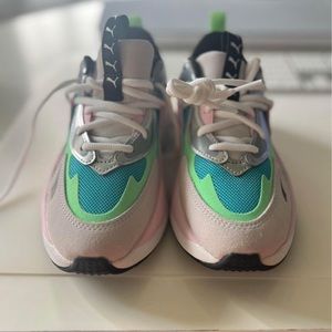 Puma RS Curve - Women's 6.5 - New!
